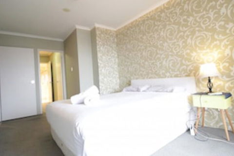 Master Room With Bays View Near Darling Harbour - Hervey Bay Accommodation 0