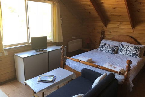 Alpine Stag Lodge Unit 2 - Hervey Bay Accommodation 2