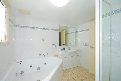 Mirage Unit 602 - Hervey Bay Accommodation 7