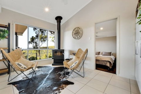 Smallwood - Hervey Bay Accommodation 0