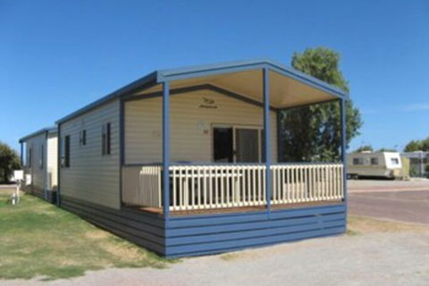 ARNO BAY CARAVAN PARK - Tourism Hervey Bay 0