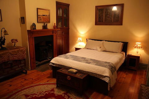 Kookaburra Cottage - Hervey Bay Accommodation 4
