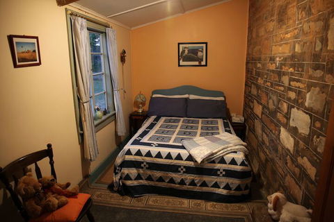 Kookaburra Cottage - Hervey Bay Accommodation 1
