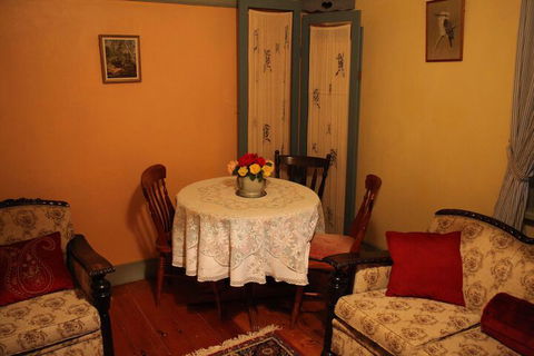 Kookaburra Cottage - Hervey Bay Accommodation 3