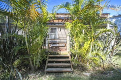 MOLLYMOOK BEACH COTTAGE - Tourism Hervey Bay 5