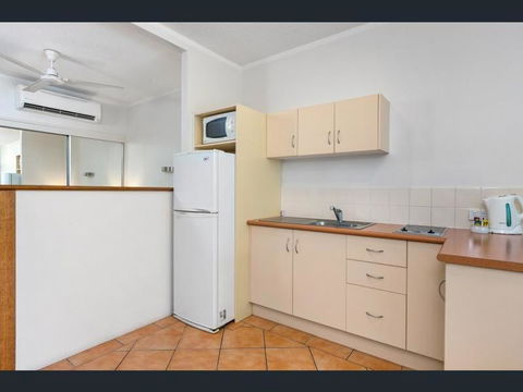 Absolute Beachfront With Million Dollar Views - Tourism Hervey Bay 1