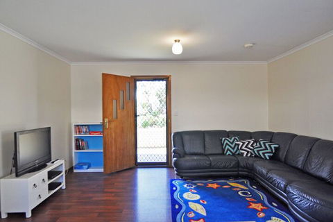 Alwyns By THE SEA PET Friendly - Hervey Bay Accommodation 4