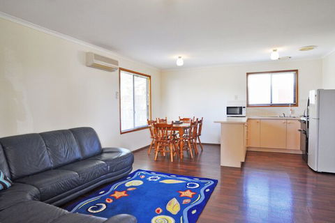 Alwyns By THE SEA PET Friendly - Hervey Bay Accommodation 7