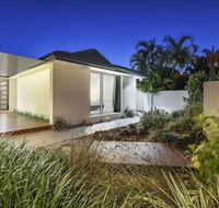 Just in Paradise Waterfront 5 Bedroom Deluxe House Central Broadbeach Location - Tourism Hervey Bay