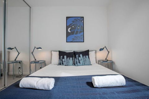 Melbourne Docklands Seaview Apartment At Collins St - Hervey Bay Accommodation 5
