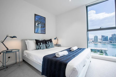 Melbourne Docklands Seaview Apartment At Collins St - Hervey Bay Accommodation 4