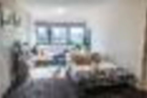 Ample Melbourne CBD Apt With Wifi Netflix & View - Hervey Bay Accommodation 6