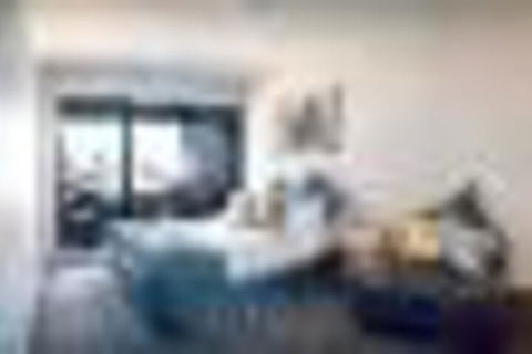 Ample Melbourne CBD Apt With Wifi Netflix & View - Hervey Bay Accommodation 4
