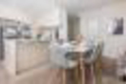 New Modern Apartment With Parking Near Amenities - Hervey Bay Accommodation 2