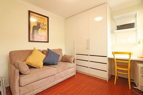 Colour Pop - Rejuvenate Stays - Tourism Hervey Bay 6