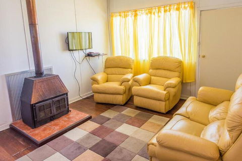Miramar Cottage - Hervey Bay Accommodation 6