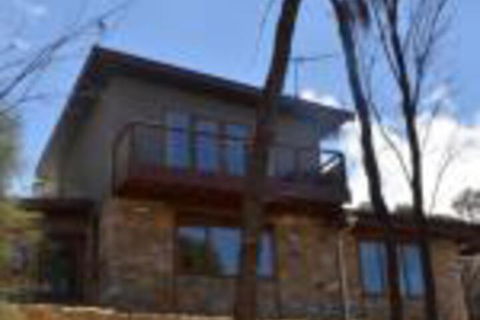 Of Stone & Wood Guesthouse Secluded Getaway! - Tourism Hervey Bay 0