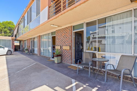 Albion Hotel Motel - Tourism Hervey Bay 0