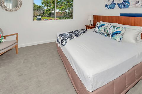 A Touch Of The Bahamas On McKenzie MK3 - Tourism Hervey Bay 5