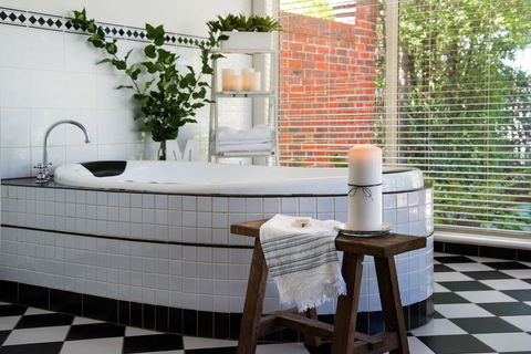 Mahala 1 - Tourism Hervey Bay 0