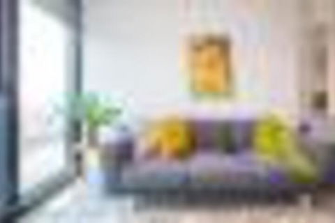 GUSTAVs THE KISS 2Bed Brisbane CBD Netflix - Tourism Hervey Bay 6
