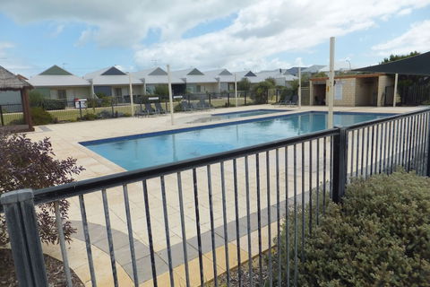 Seafront Unit 60 - Hervey Bay Accommodation 1
