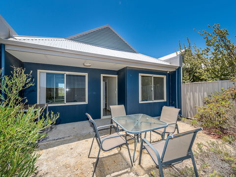 Seafront Unit 60 - Hervey Bay Accommodation 0