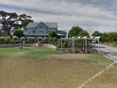 Maison Blue Pty Ltd Adelaide - Hervey Bay Accommodation 4