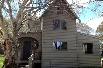 Powderhounds - Hervey Bay Accommodation 0
