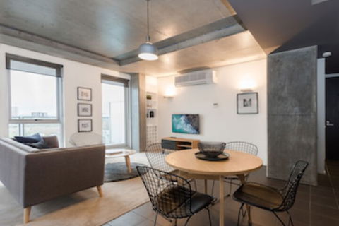 Luxury East Melbourne Apartment - Tourism Hervey Bay 0