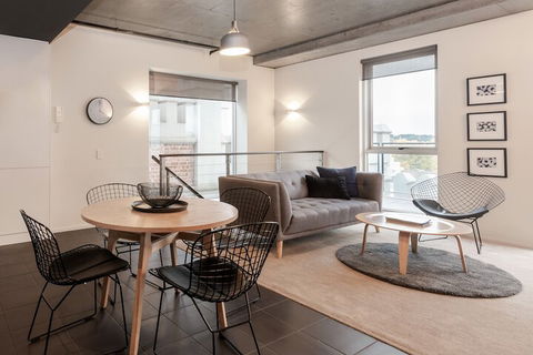 Luxury East Melbourne Apartment - Tourism Hervey Bay 4