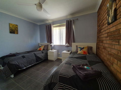 Ocean Beach Chalet 18 - Hervey Bay Accommodation 4
