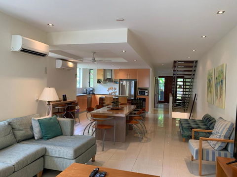 Beach House Apartment 1 - Tourism Hervey Bay 3