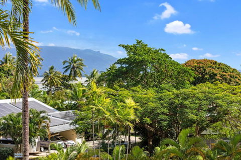 Port Douglas Penthouse Suite - Hervey Bay Accommodation 5