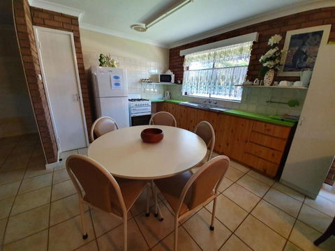 Ocean Beach Chalet 15 - Tourism Hervey Bay 5