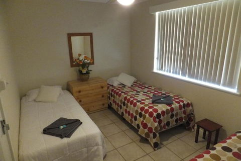 Ocean Beach Chalet 15 - Tourism Hervey Bay 3