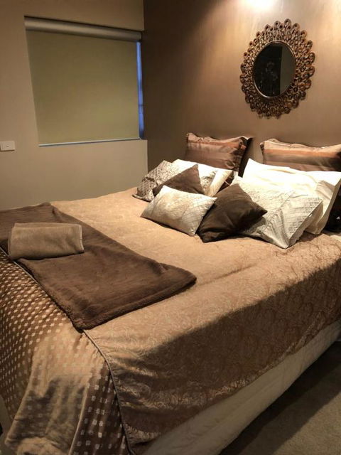 About Time Retreats Studio Seven - Hervey Bay Accommodation 5