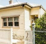Simmers Serviced Apartments - Hervey Bay Accommodation