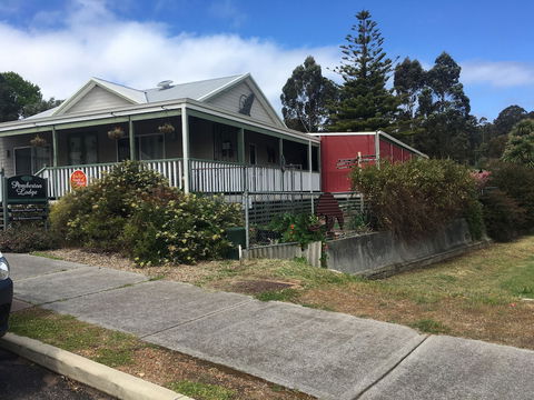 Pemberton Lodge - Hervey Bay Accommodation 2