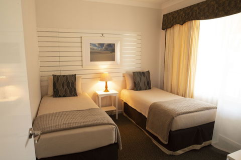 Pemberton Lodge - Hervey Bay Accommodation 6