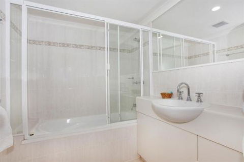 Unit 1 The Rocks 1746 David Low Coolum Beach 500 Bond - Hervey Bay Accommodation 4
