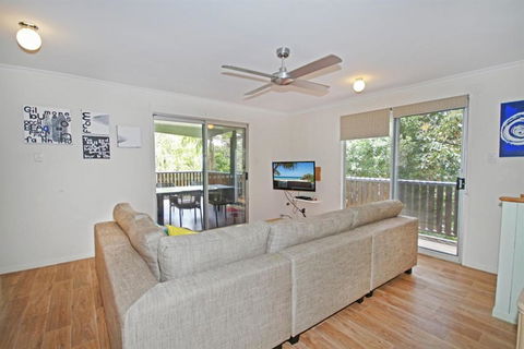 20 Scrub Road Coolum Beach Pet Friendly Linen Included - Hervey Bay Accommodation 2
