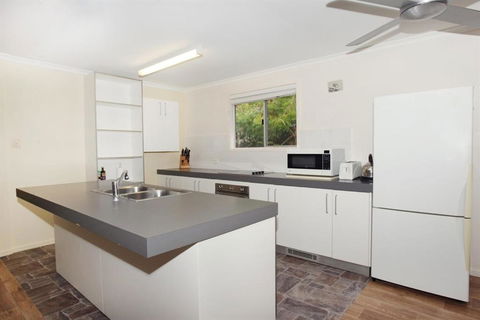 20 Scrub Road Coolum Beach Pet Friendly Linen Included - Hervey Bay Accommodation 5