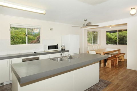 20 Scrub Road Coolum Beach Pet Friendly Linen Included - Hervey Bay Accommodation 1