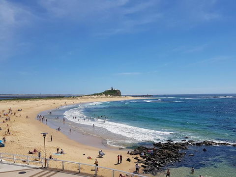 Arena Luxury Beachfront Apartment - Hervey Bay Accommodation 2