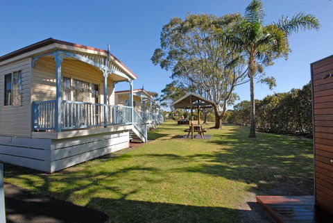 Barrack Point Holidays - Tourism Hervey Bay 1
