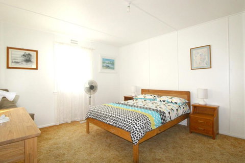 Hi View 18 Dulconghi Street - Hervey Bay Accommodation 2