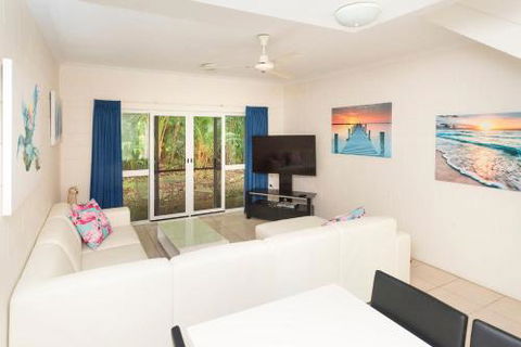Mango Tree Private Apartments - Hervey Bay Accommodation 5