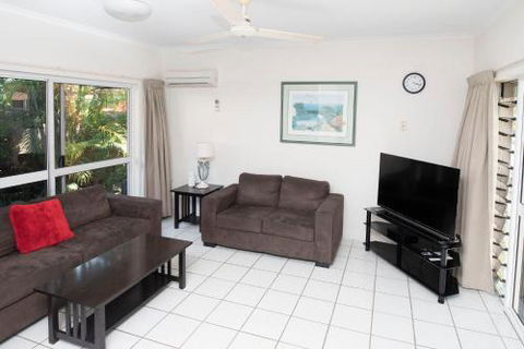Mango Tree Private Apartments - Hervey Bay Accommodation 3