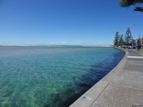 Waldorf Unit 409 The Entrance NSW - Hervey Bay Accommodation 6